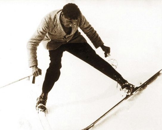 Die ersten Skikurse Mann auf Skiern im Pflug